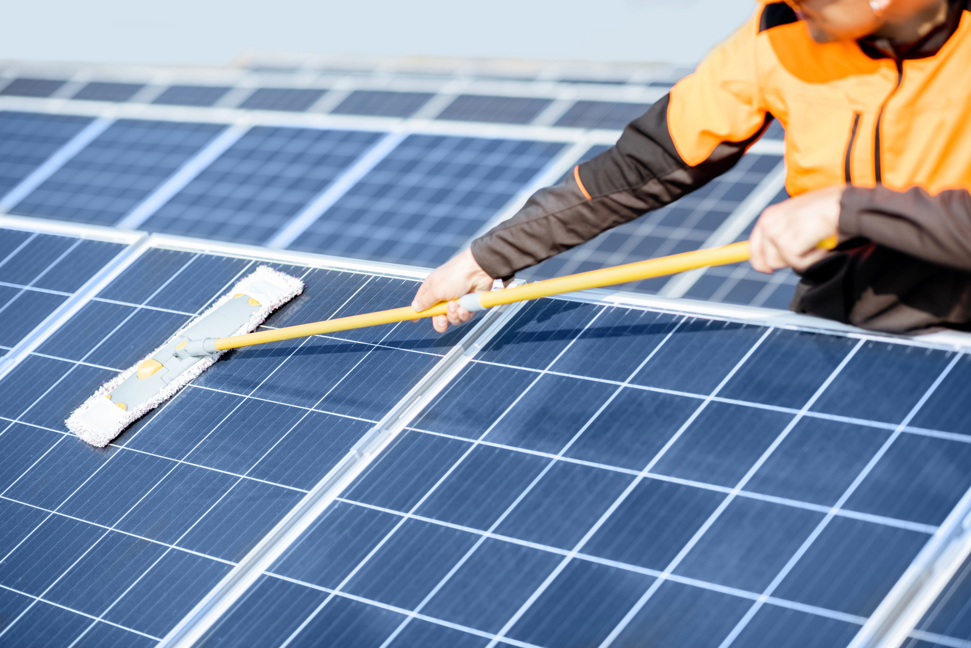 Nettoyage professionnel de panneaux solaires photovoltaïques